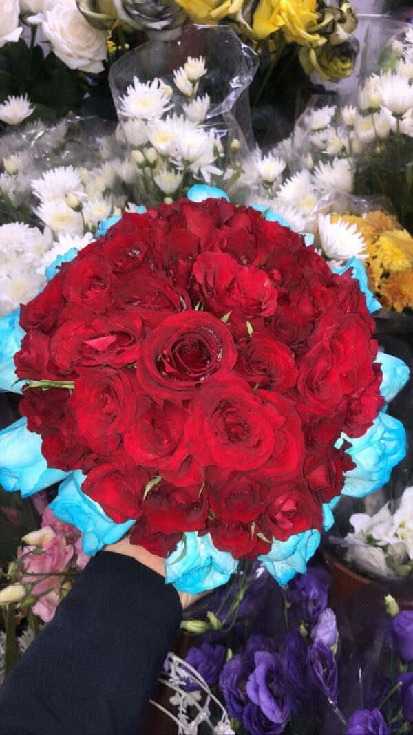 خرید سطل گل رز آبی و رز قرمز